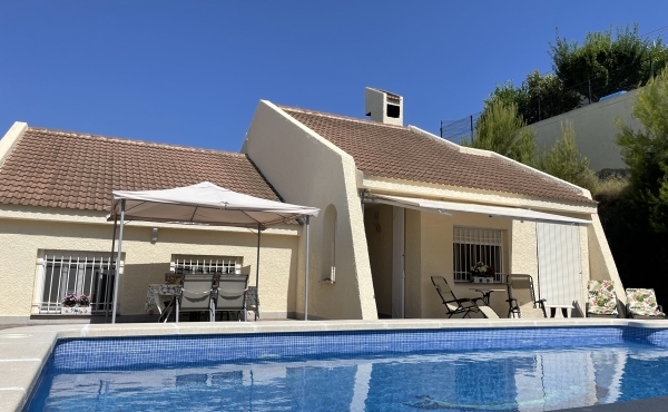 3 Bedroom 2 Bathroom Villa in San Miguel De Salinas